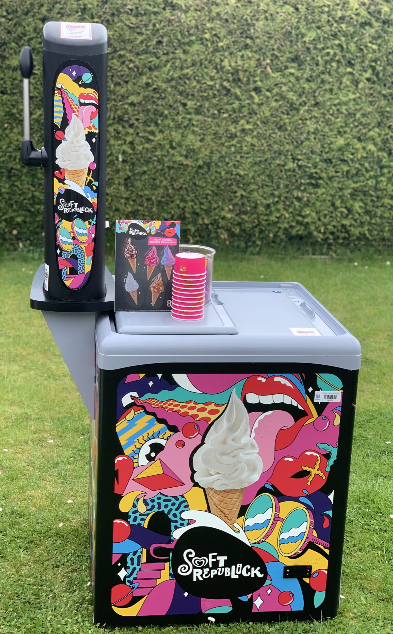 Hyra-Mjukglassmaskin-med-glass-frys-malmö-skåne-helsingborg